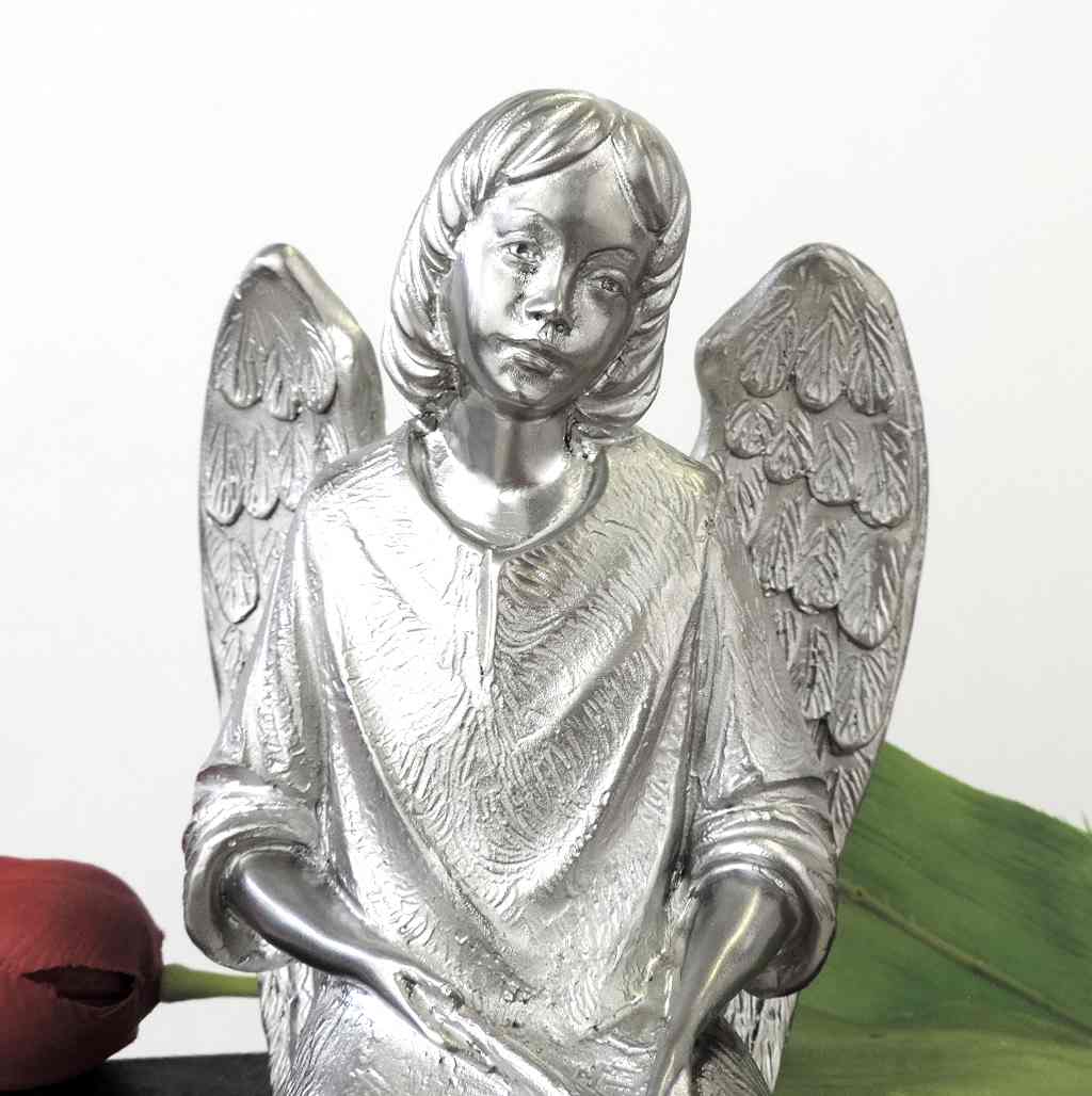 Engel, sitzend, Edelstahl- Guß, Grabschmuck
