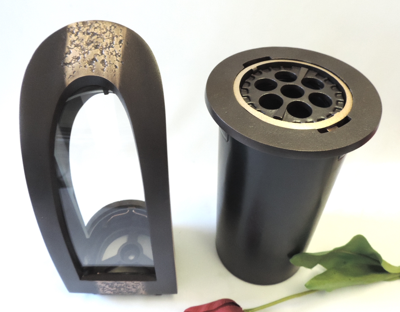 Laterne und Vase, im Set, elegante Patina