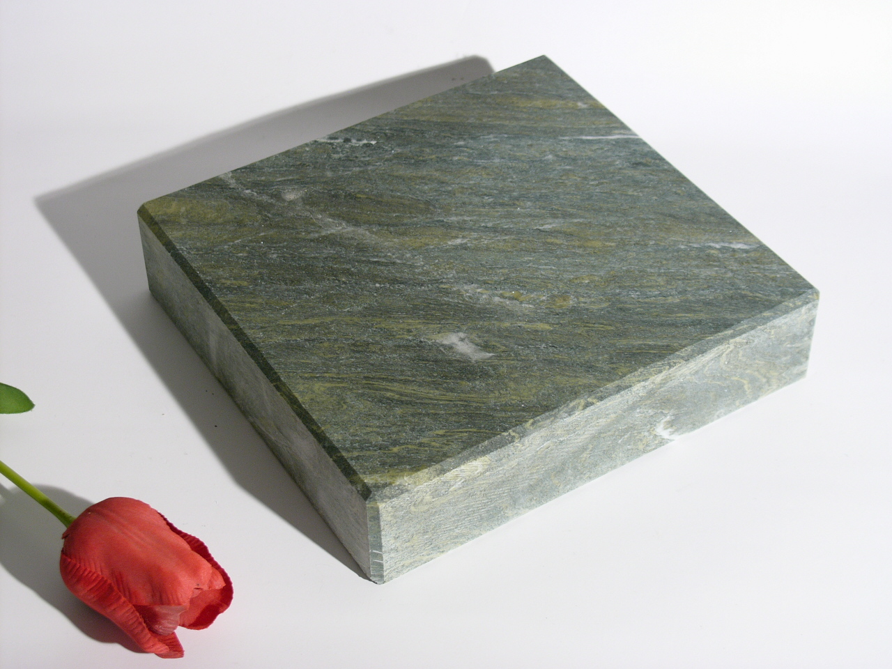 Steinsockel "Dorfer grün"