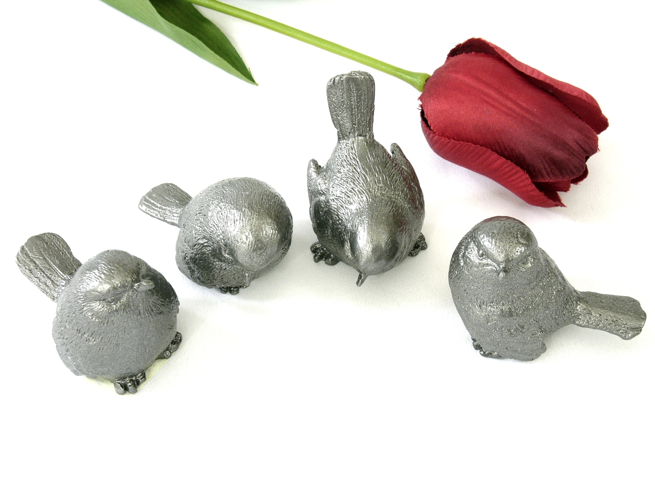 Vogeldeko silberfarben