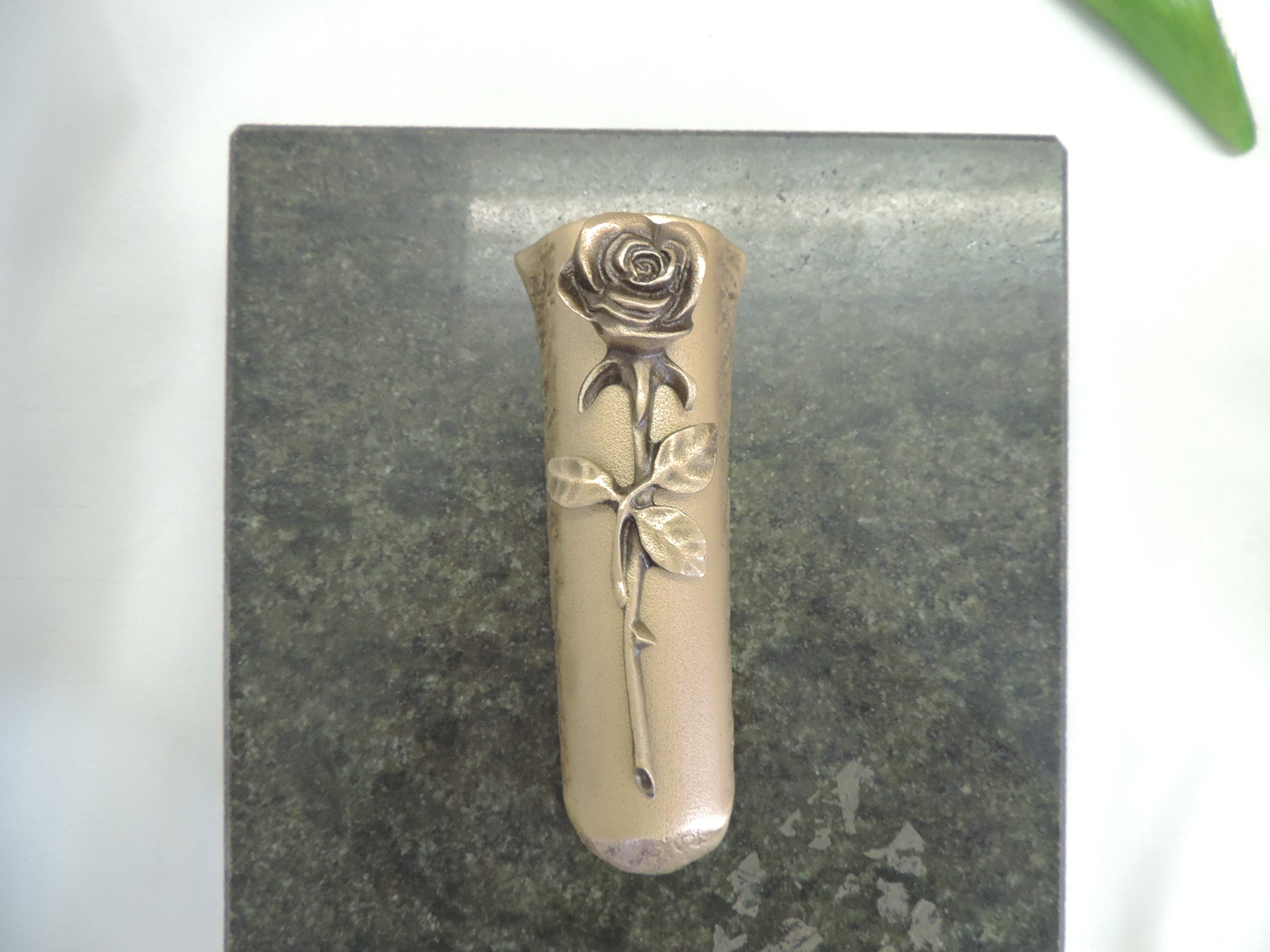 Wandväschen, mit Rose, Urnenwandvase, Kolumbarium-Vase