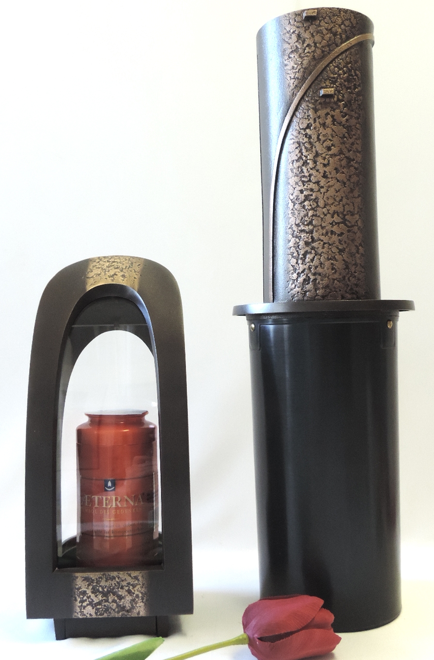 Laterne und Vase, im Set, elegante Patina