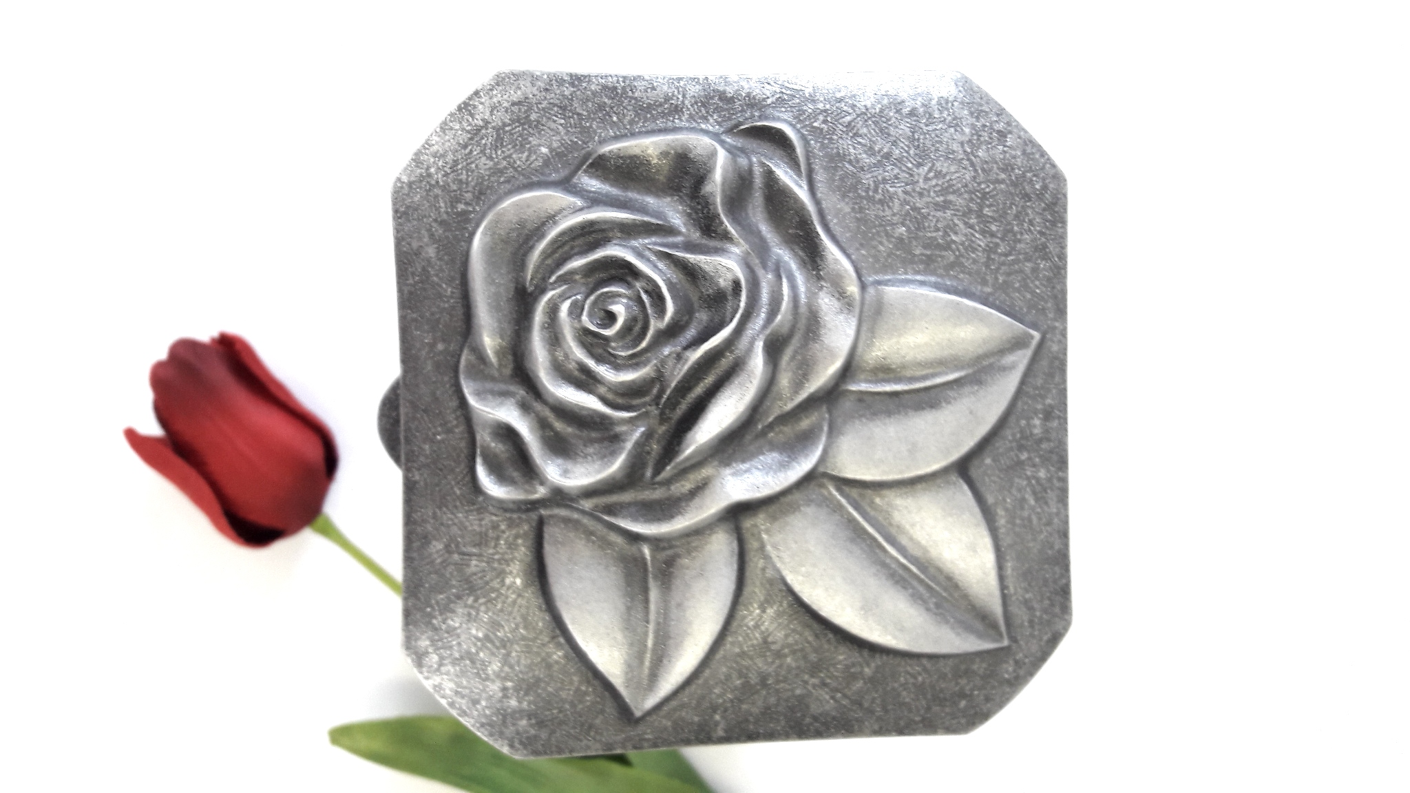 Laterne mit Rosenblüte