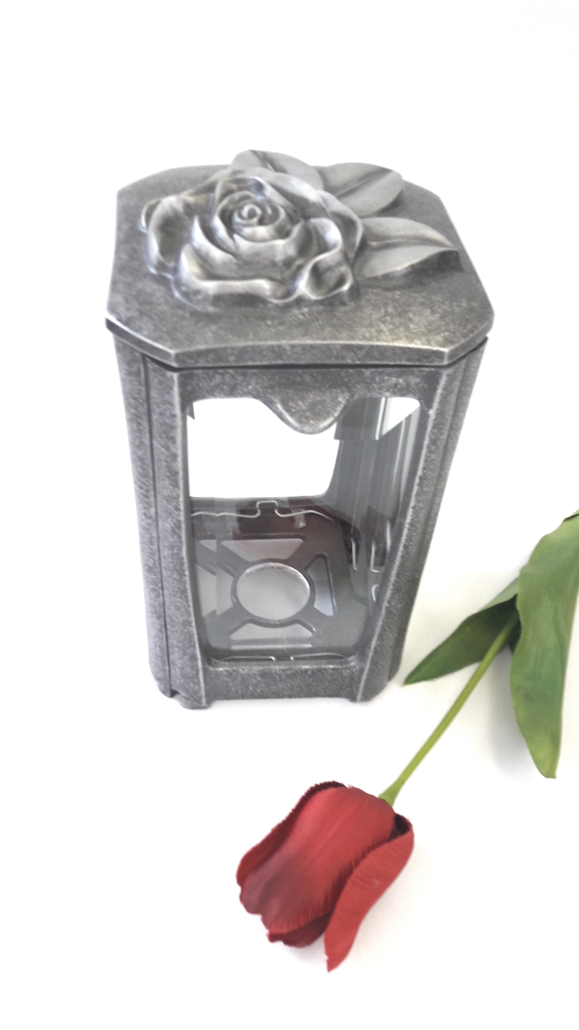 Laterne mit Rosenblüte