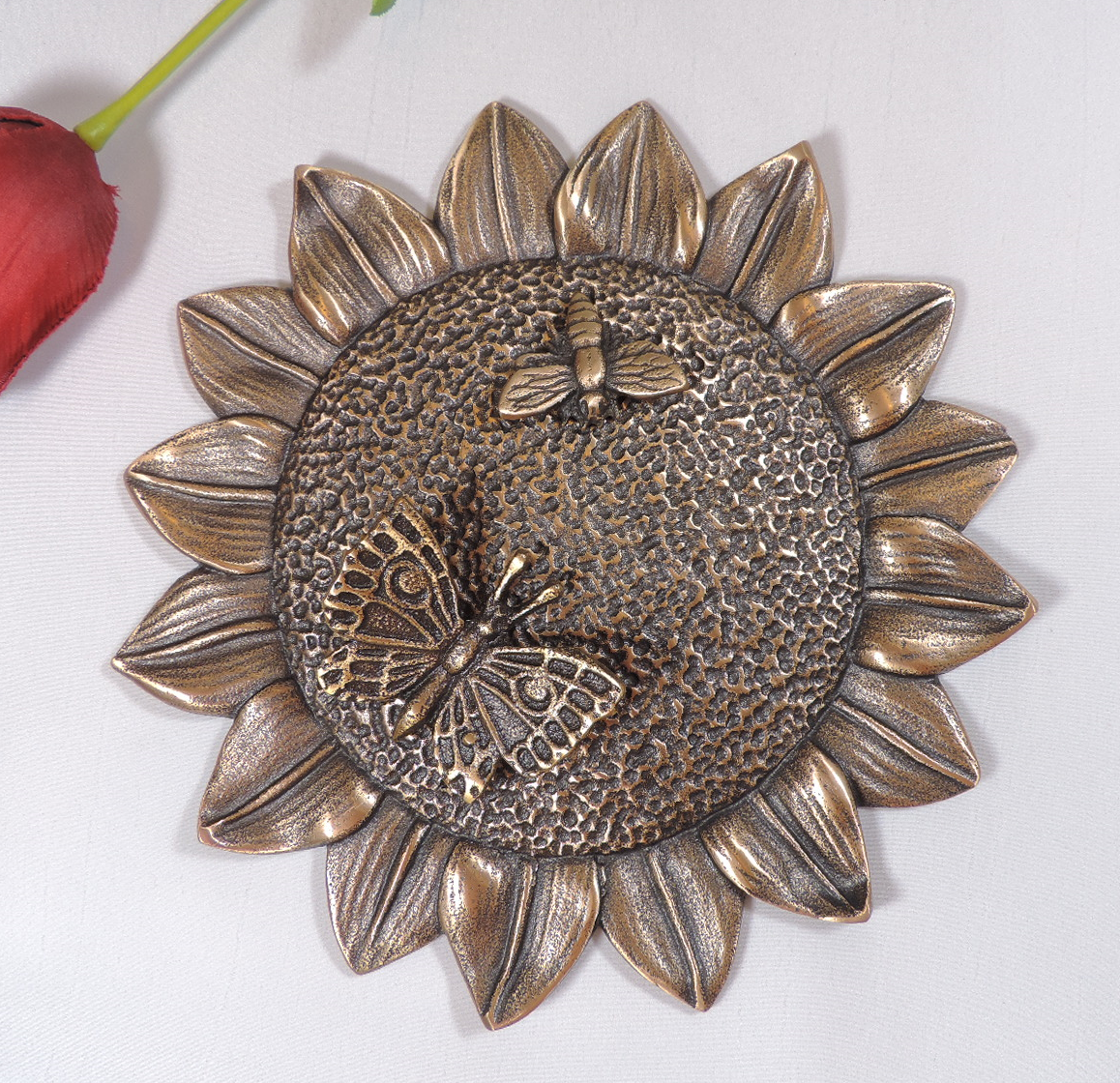 Sonnenblume, mit Biene und Schmetterling
