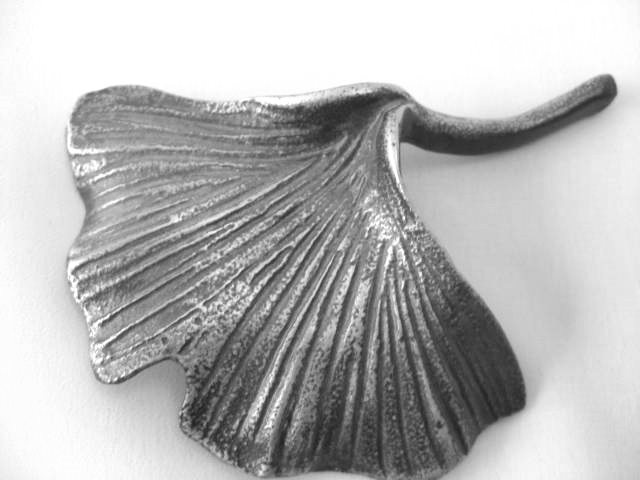 Gingkoblatt. Lebensbaum, Grabschmuck, Symbol