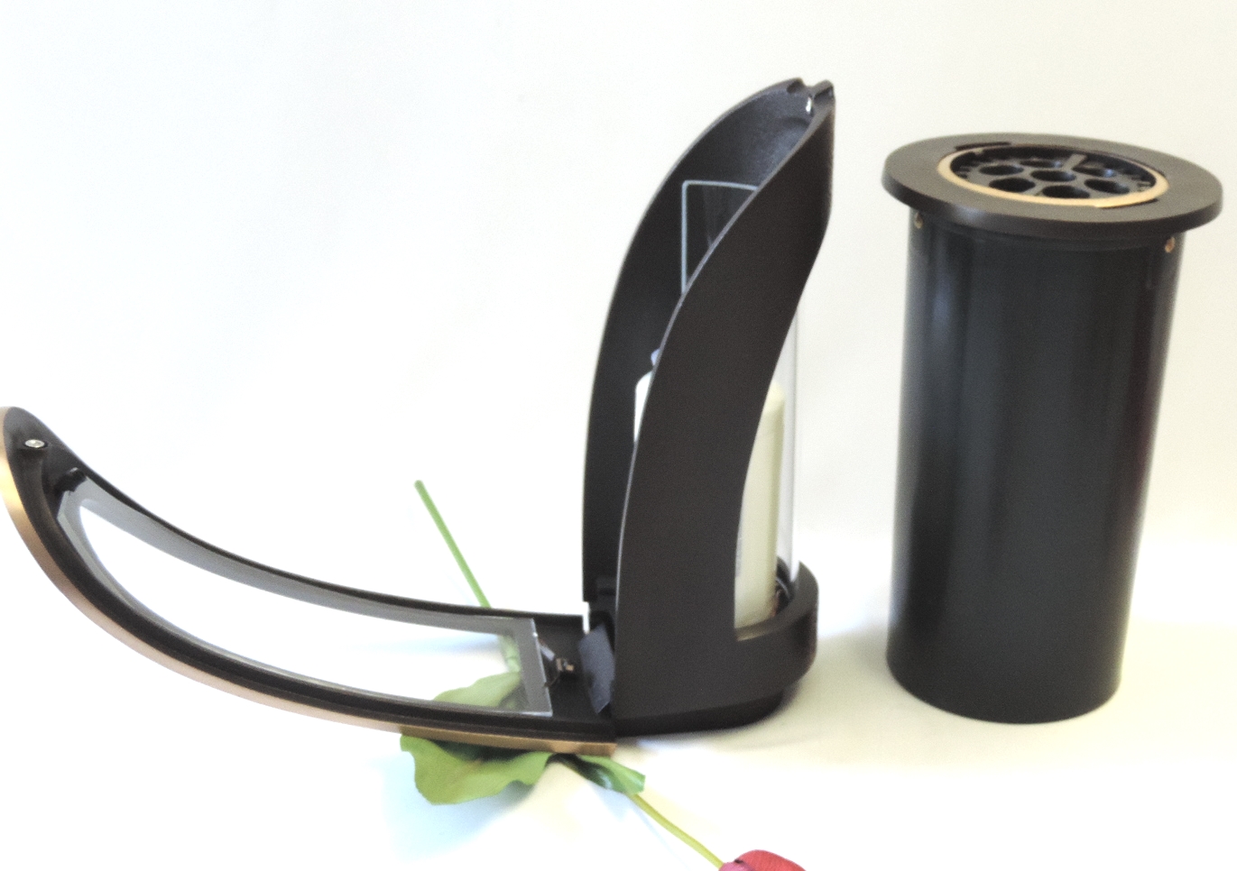 Laterne und Vase, im Set, elegante Patina