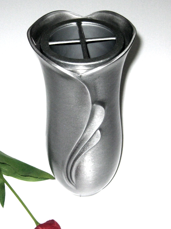Vase, mit Wellenmotiv, Grabvase, Grabschmuck