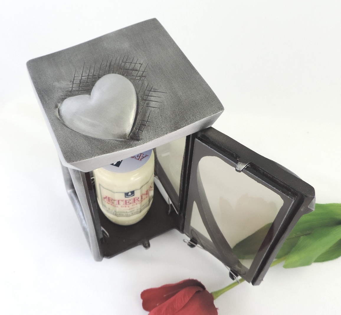 Grablaterne, Grablampe, Grabschmuck mit Herz