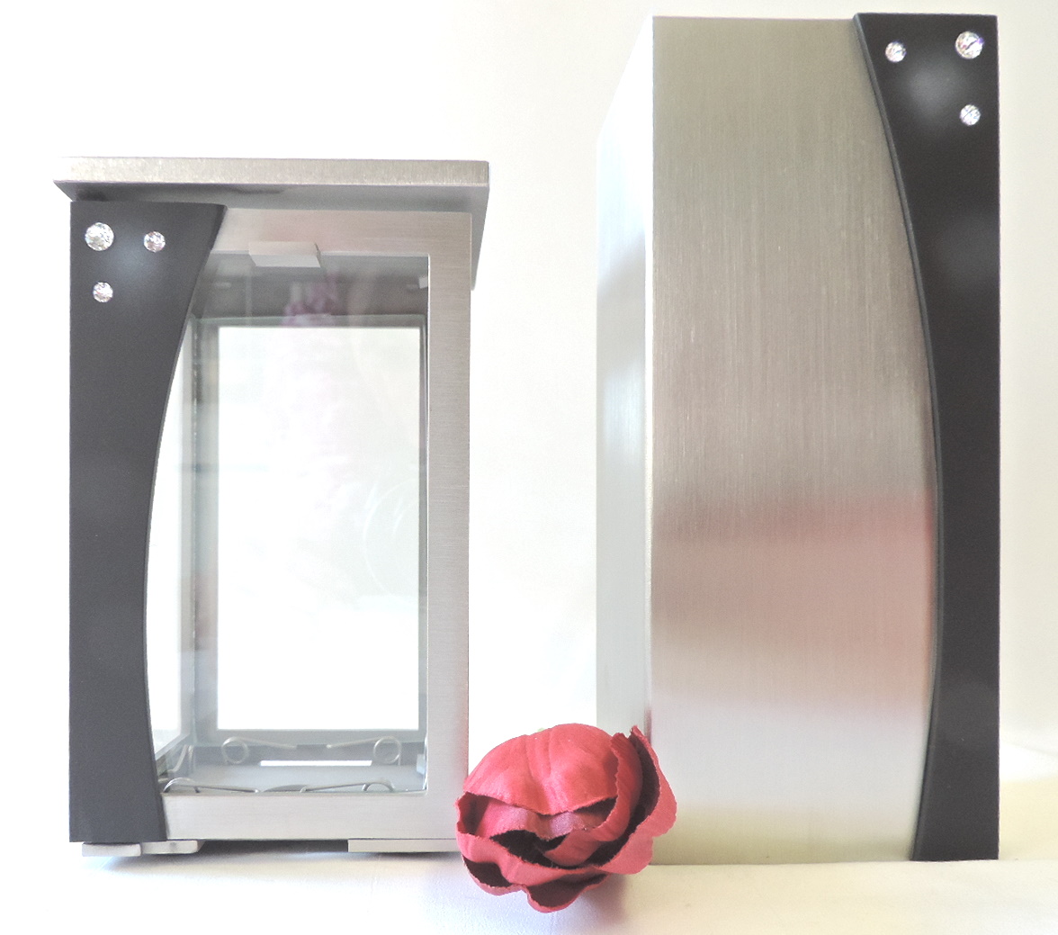 Laterne und Vase, im Set, mit Swarowskis