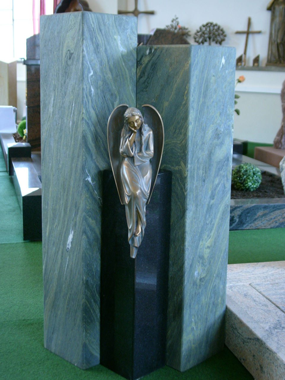 Engel sitzend
