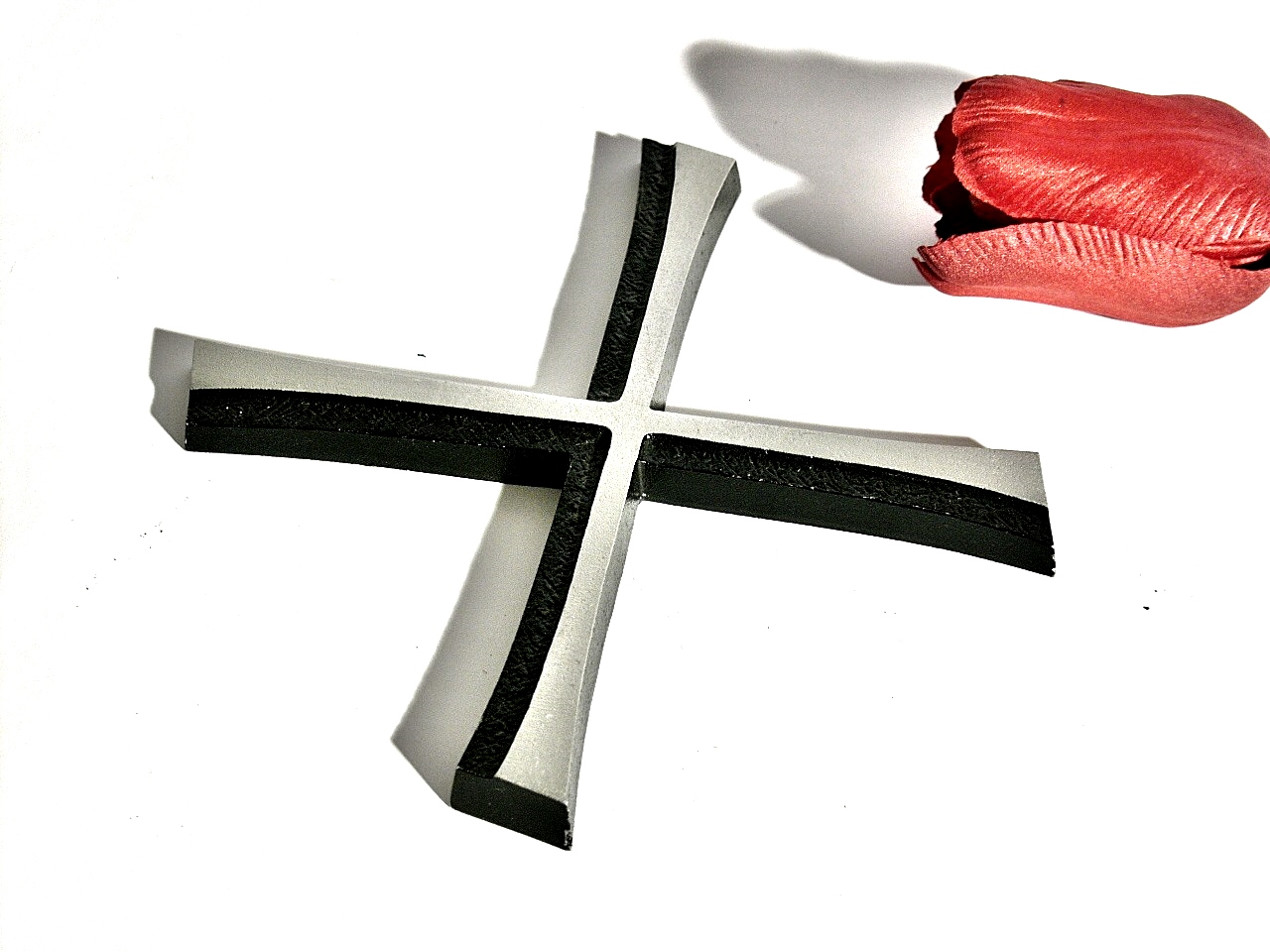 Gleichschenkliges Kreuz "Kontur"