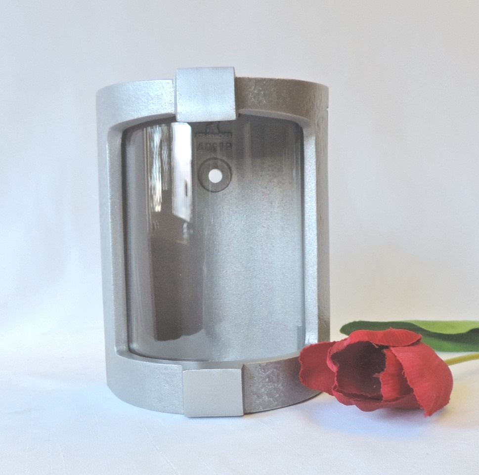 Urnenwandlampe, Aluminium- Edelstahloptik