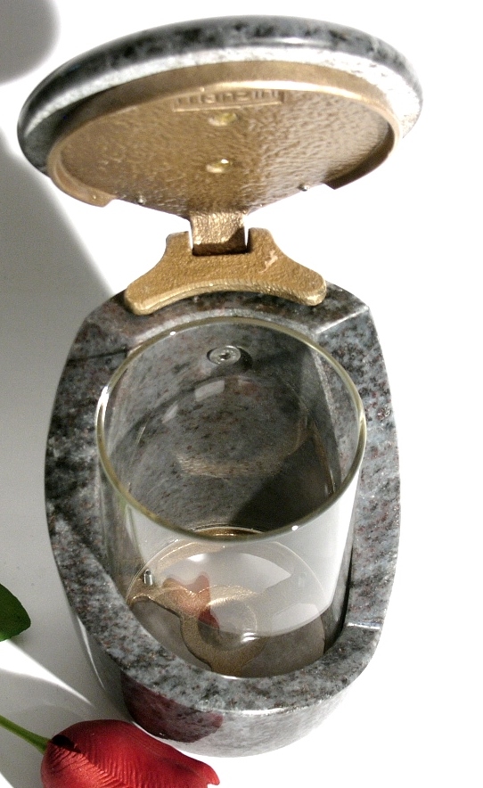 Steinlaterne, Material Granit, Grablampe, verschiedene Farbtöne