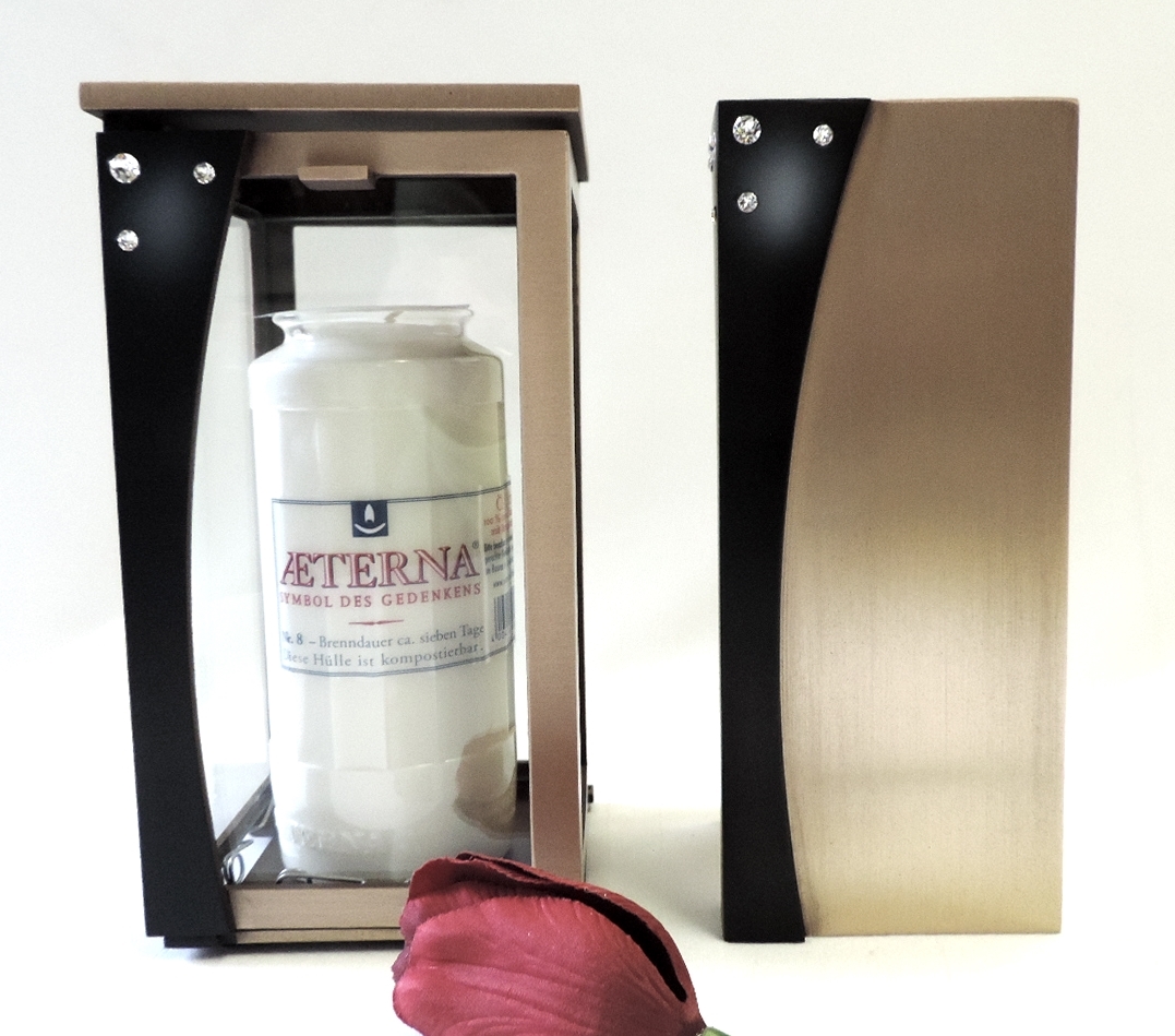 Laterne und Vase, im Grabschmuck- Set, Swarowskis