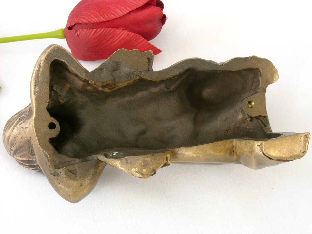 Engelfigur, zufriedenes Engelchen, Grabschmuck