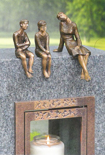 Junge, sitzend, Figur, Grab, Skulptur
