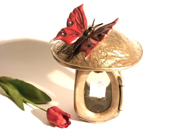 Kindergrablaterne, "Schmetterling", Grabschmuck