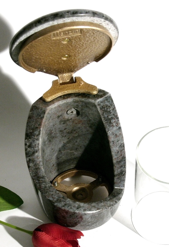 Steinlaterne, Material Granit, Grablampe, verschiedene Farbtöne