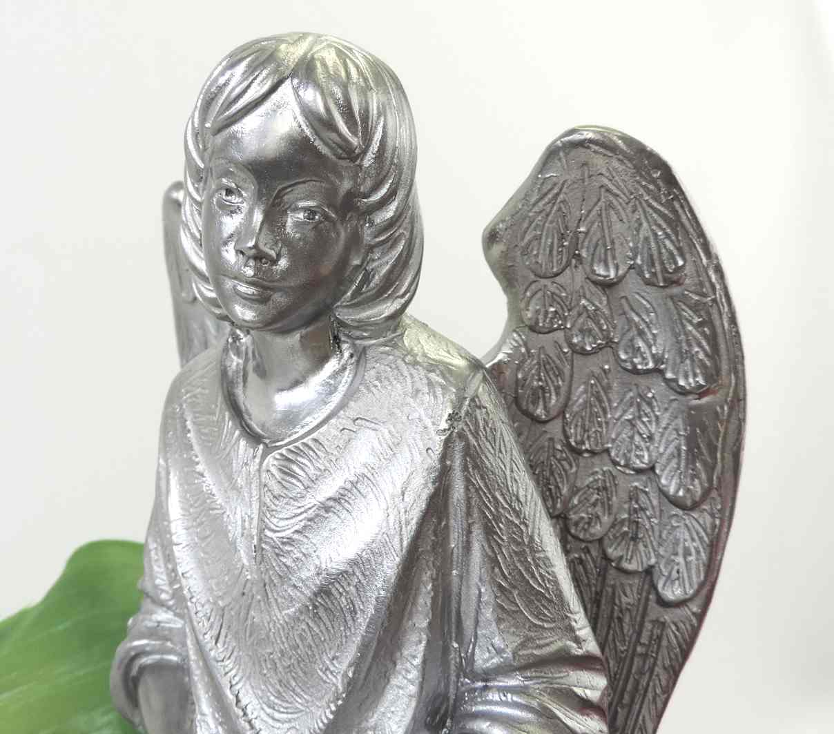 Engel, sitzend, Edelstahl- Guß, Grabschmuck